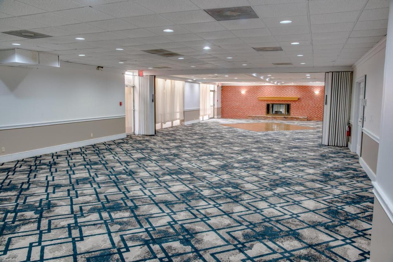 Days Inn By Wyndham St. Petersburg / Tampa Bay Area Pinellas Park Exterior foto