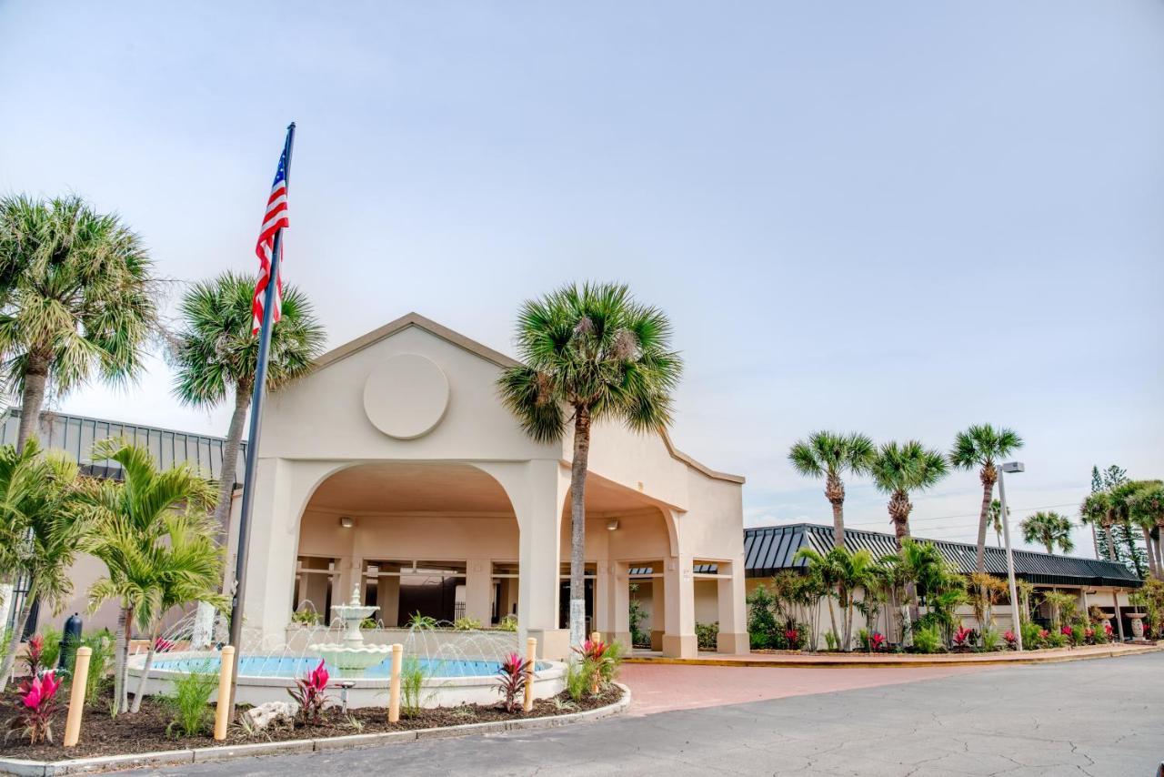 Days Inn By Wyndham St. Petersburg / Tampa Bay Area Pinellas Park Exterior foto