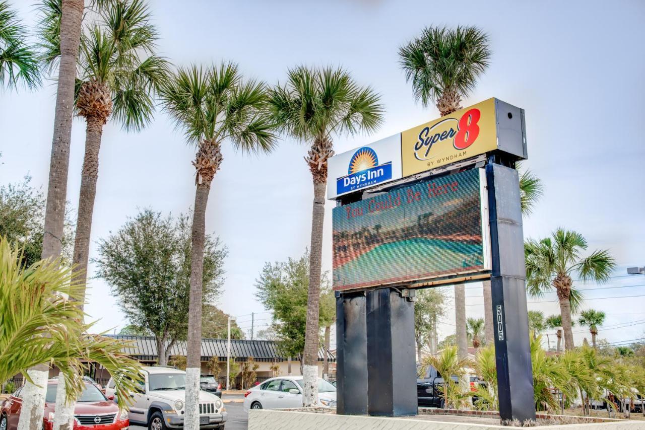 Days Inn By Wyndham St. Petersburg / Tampa Bay Area Pinellas Park Exterior foto