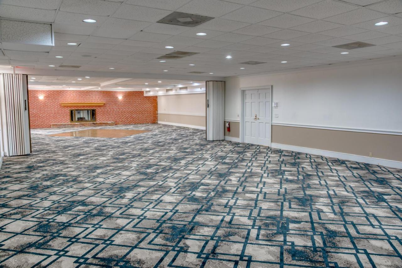 Days Inn By Wyndham St. Petersburg / Tampa Bay Area Pinellas Park Exterior foto