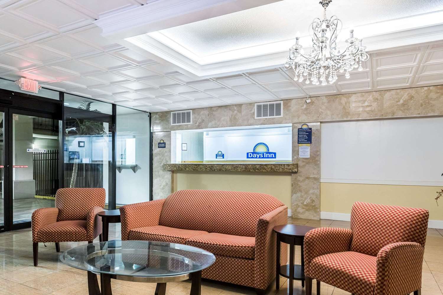 Days Inn By Wyndham St. Petersburg / Tampa Bay Area Pinellas Park Exterior foto